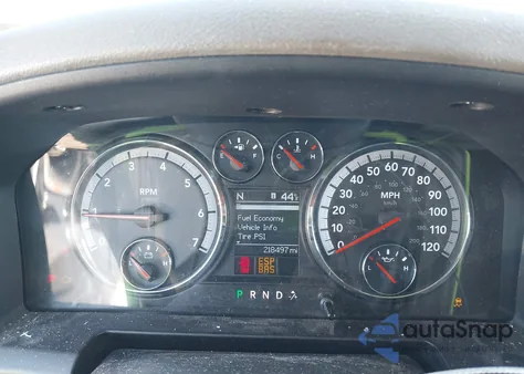 2010 Dodge Ram 1500 Slt/Sport/Trx z USA, uszkodzony, nr VIN 1D7RB1CT8AS126535